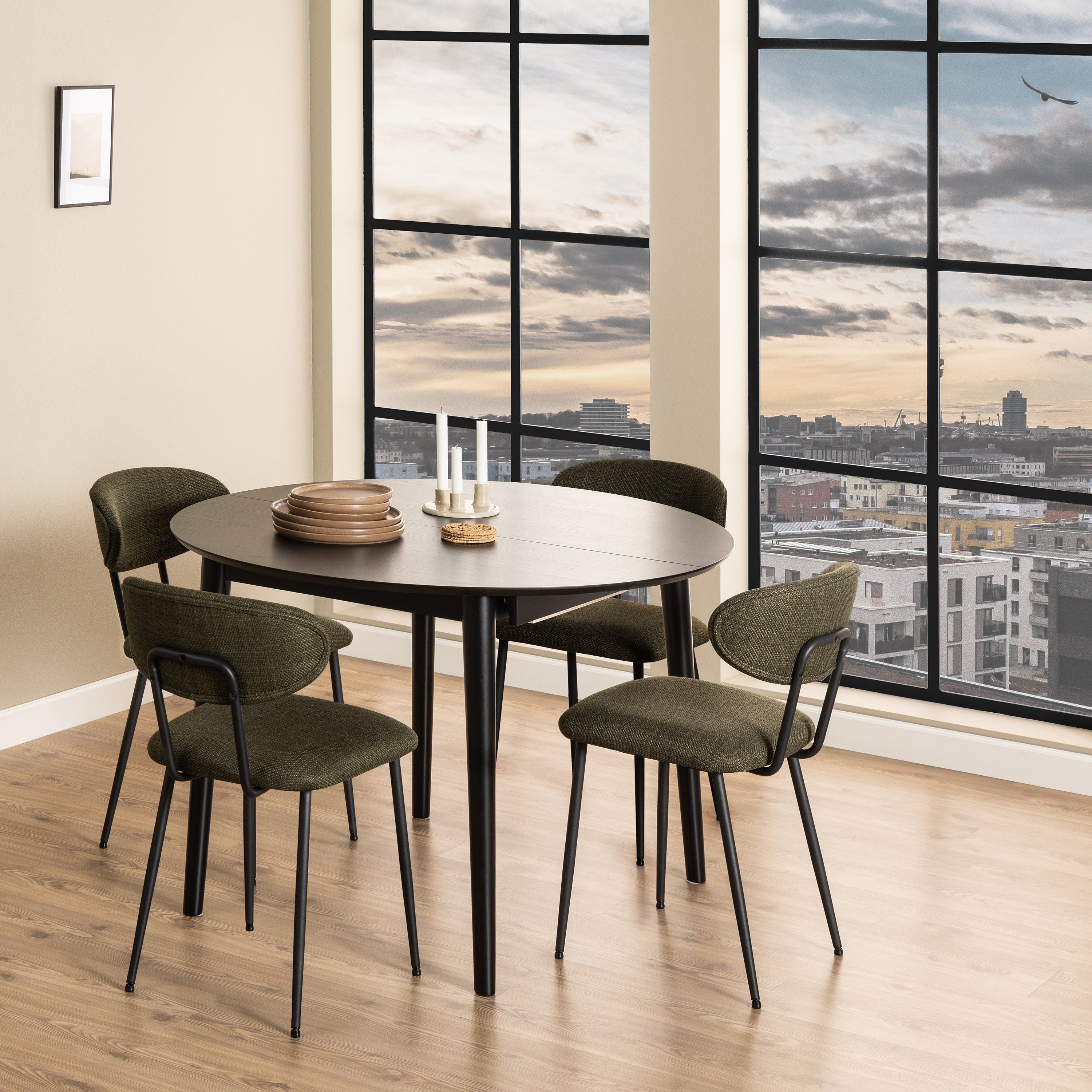 Montreux Round Extending Dining Table in Black 115-154 cm